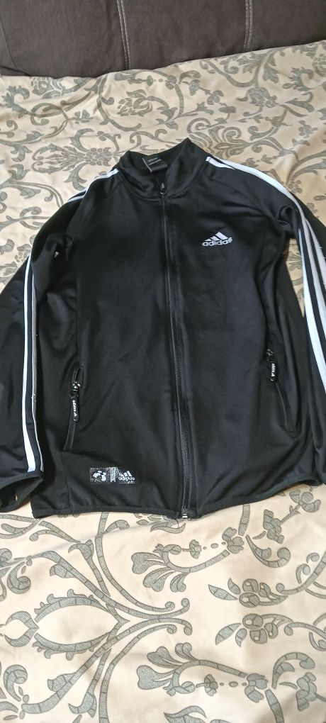 Vând hanorac Adidas