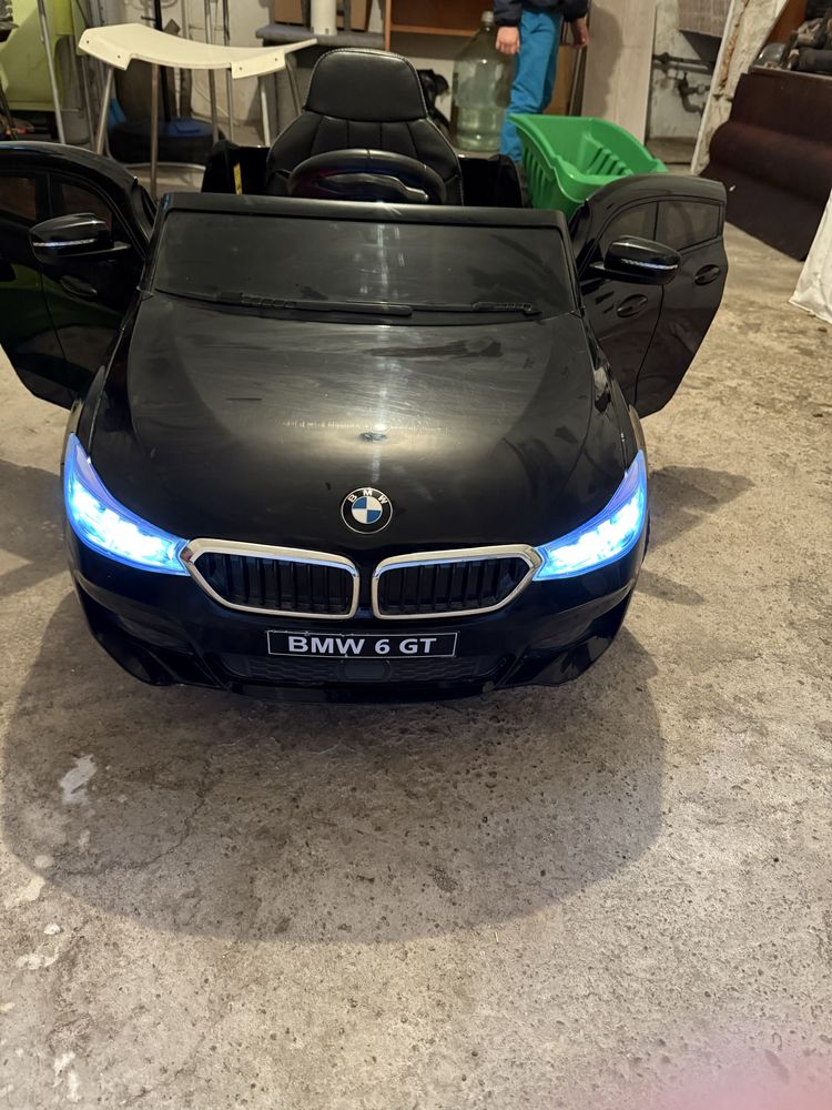 Детска електрическа кола BMW