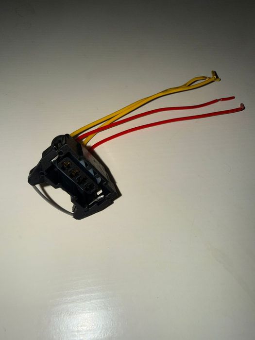 Разъем фишка 1.8 моно впрыск ауди Фольксваген