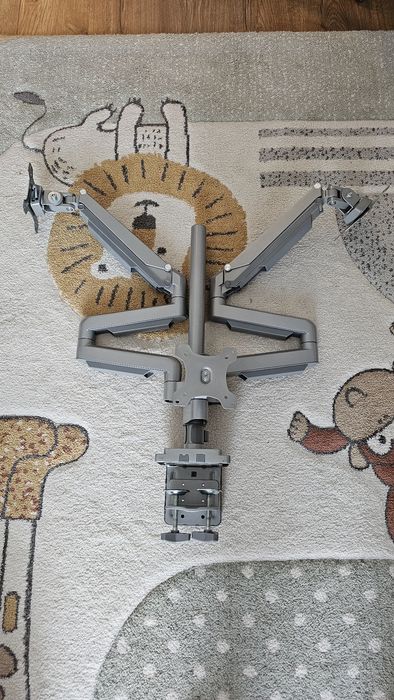 Suport monitoare cu 3 brate