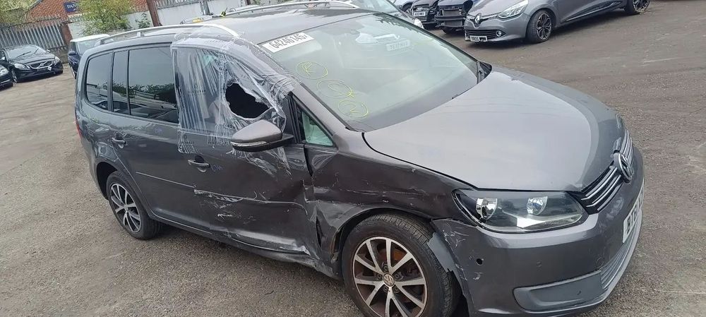Dezmembrari / Dezmembrez Volkswagen Touran II (1T3) 1.6 TDI CAYC cutie viteze manuala codu culoare LD7R