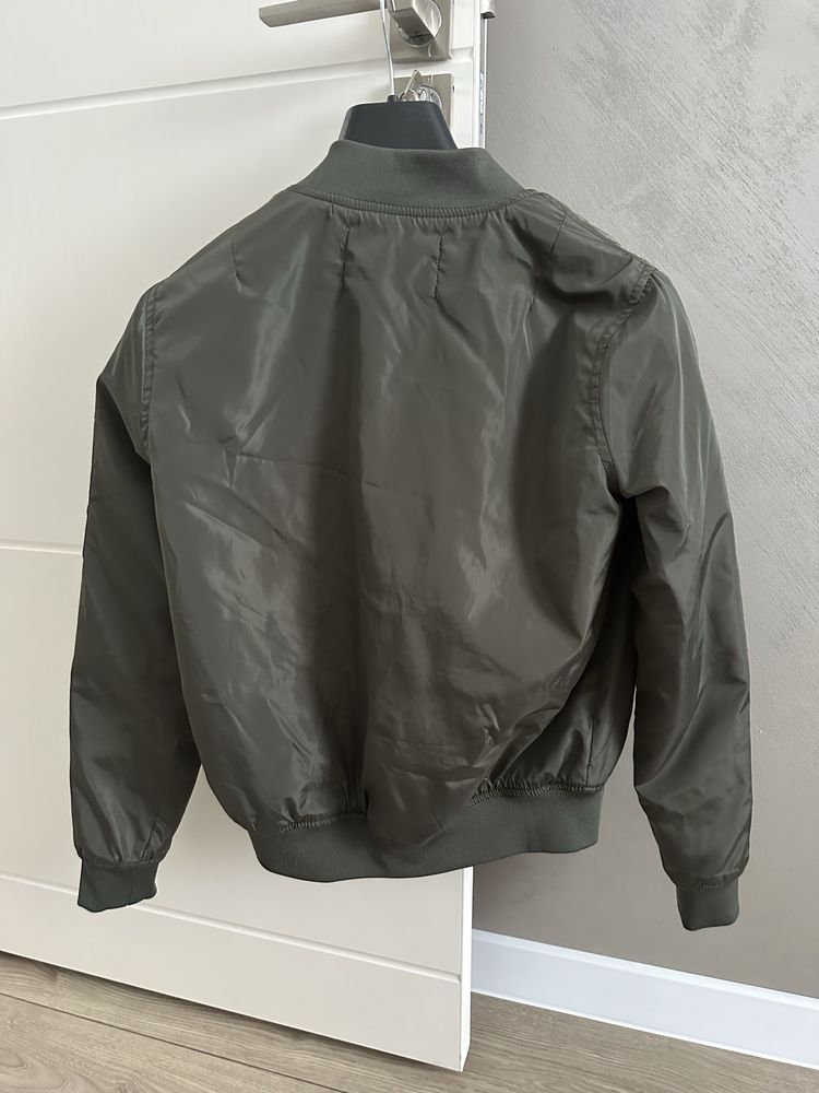 Дамски яке Guess s размер