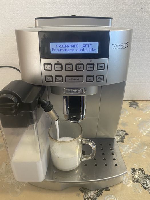 Espresor cafea Delonghi magnifica S capucino