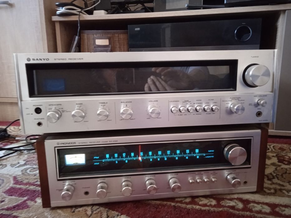 Harman, Leak, pioneer, sanyo amplif