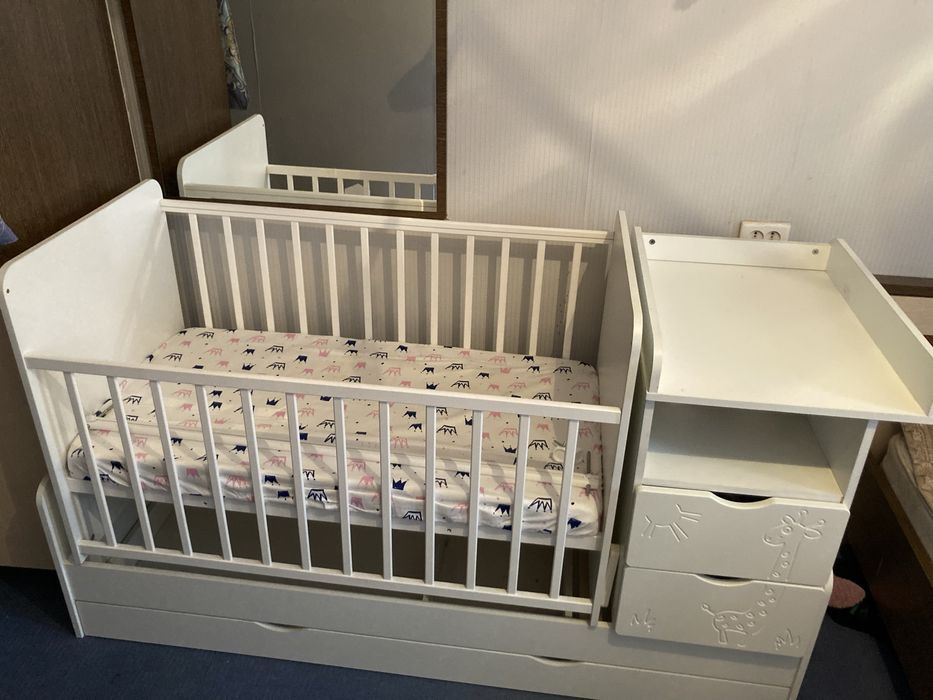 Детский кровать с комодом