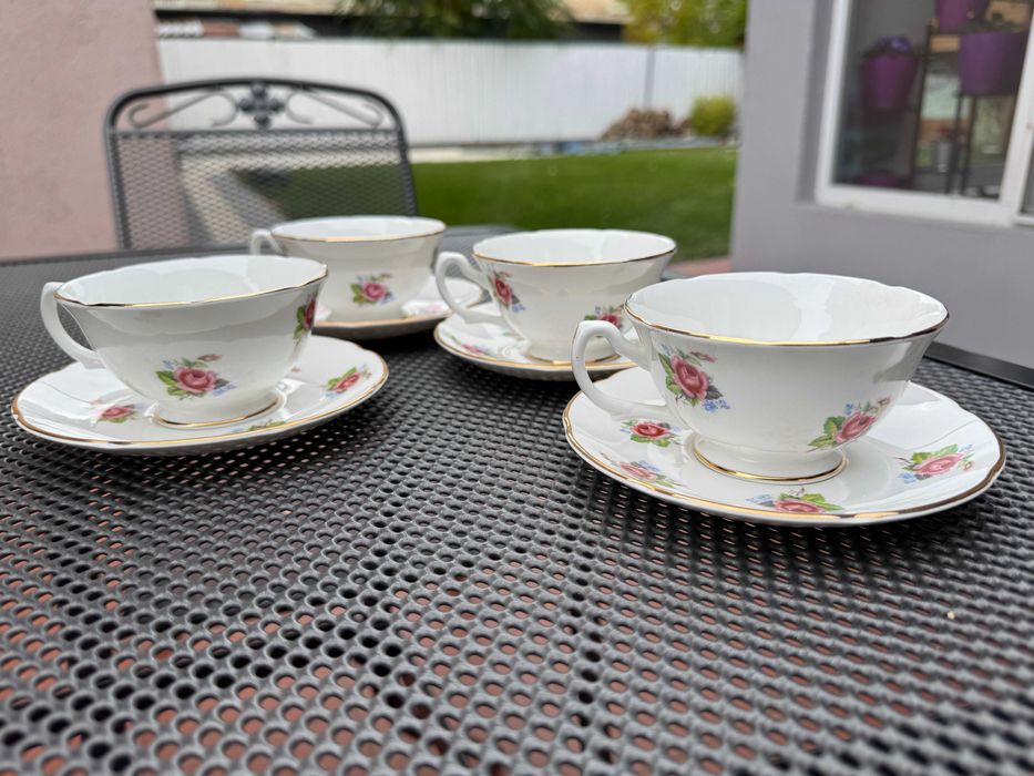 Английски порцеланов сервиз Royal Grafton Fine Bone China