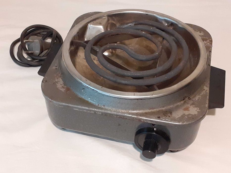 Плитку электрическую (СССР) продам.