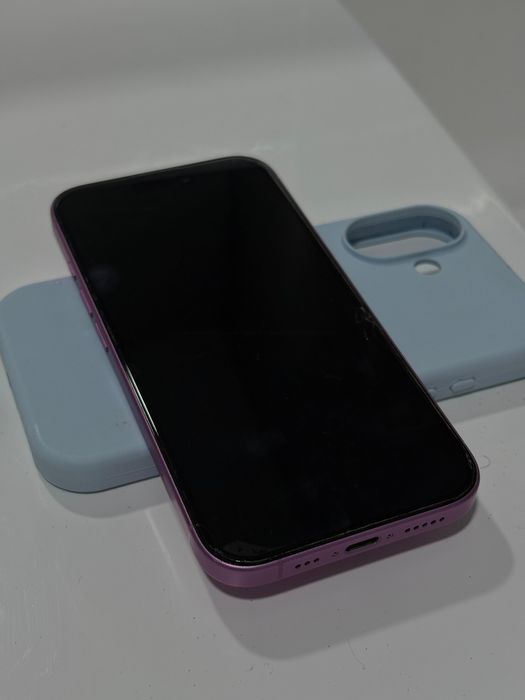 Iphone 16 розовый