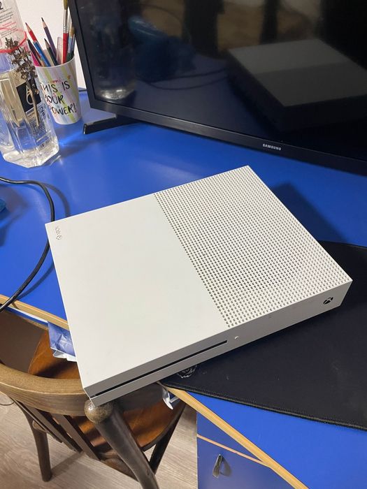 Xbox one s vând urgent !