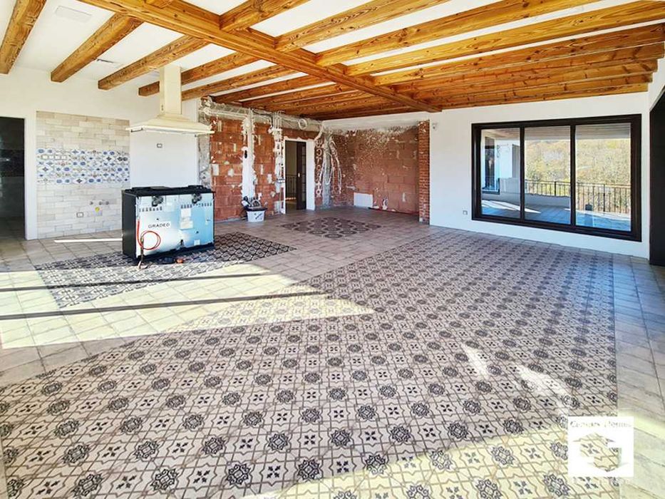 125186 Новопостроена къща с панорамна гледка в с. Средни колиби