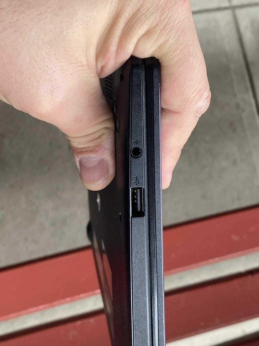 Laptop ASUS DDR4 mic 12 Inchi