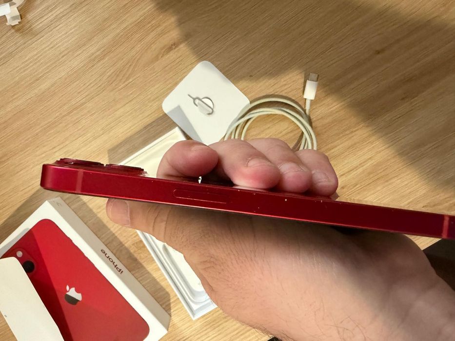 Iphone 13 RED 128 GB Neverlocked