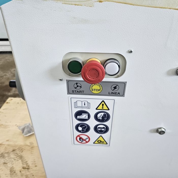 Чисто нов абрихт щрайхмус 400 мм.с спираловиден вал мотор 4 kw.