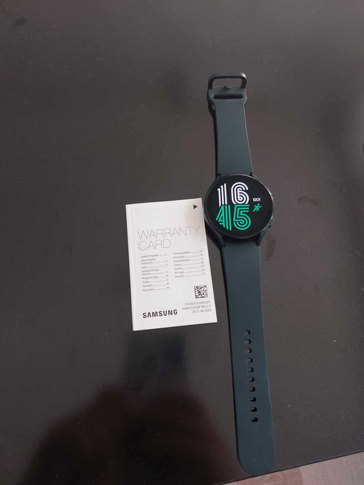 Продавам Galaxy Watch 4