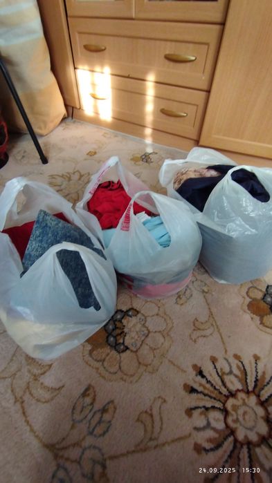 Продам пакет женских вещей
