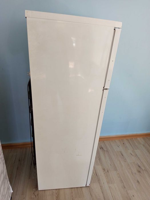 Хладилник с горна камера ELECTROLUX