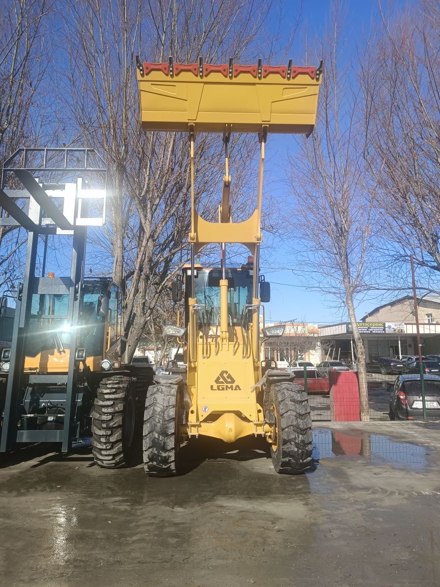 Фронтальный погрузчик LGMA YUNNEI 4102 turbo