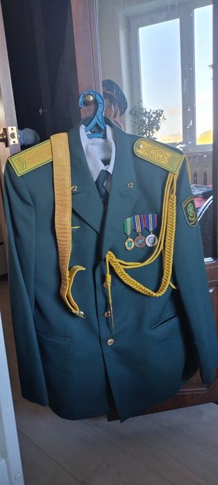 Продам повседневную и парадная форму в комплекте