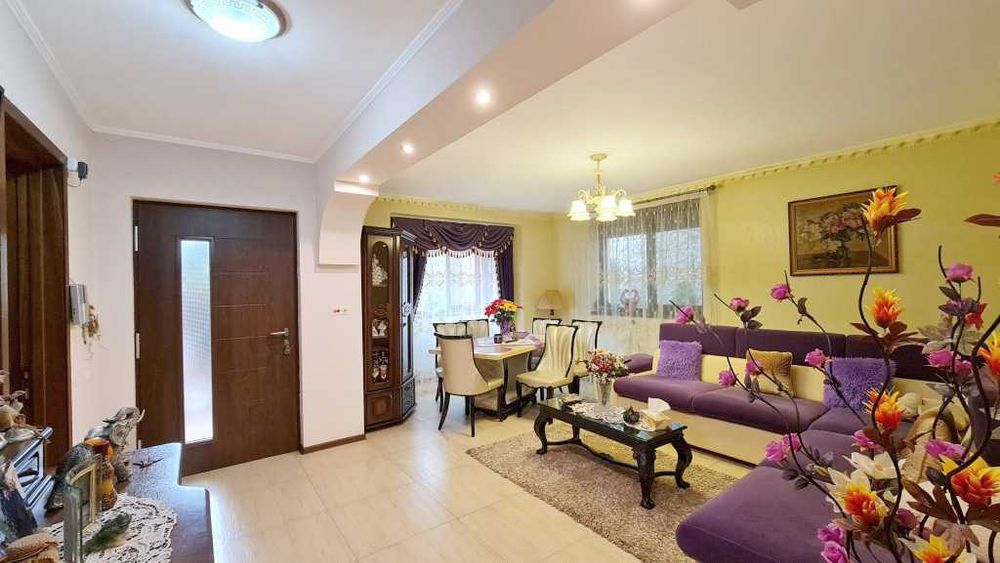 Casă modernă cu 5 camere și 5 băi confort în inima stațiunii Predeal