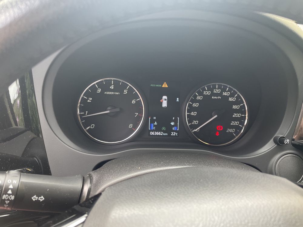Vând Mitsubishi Outlander