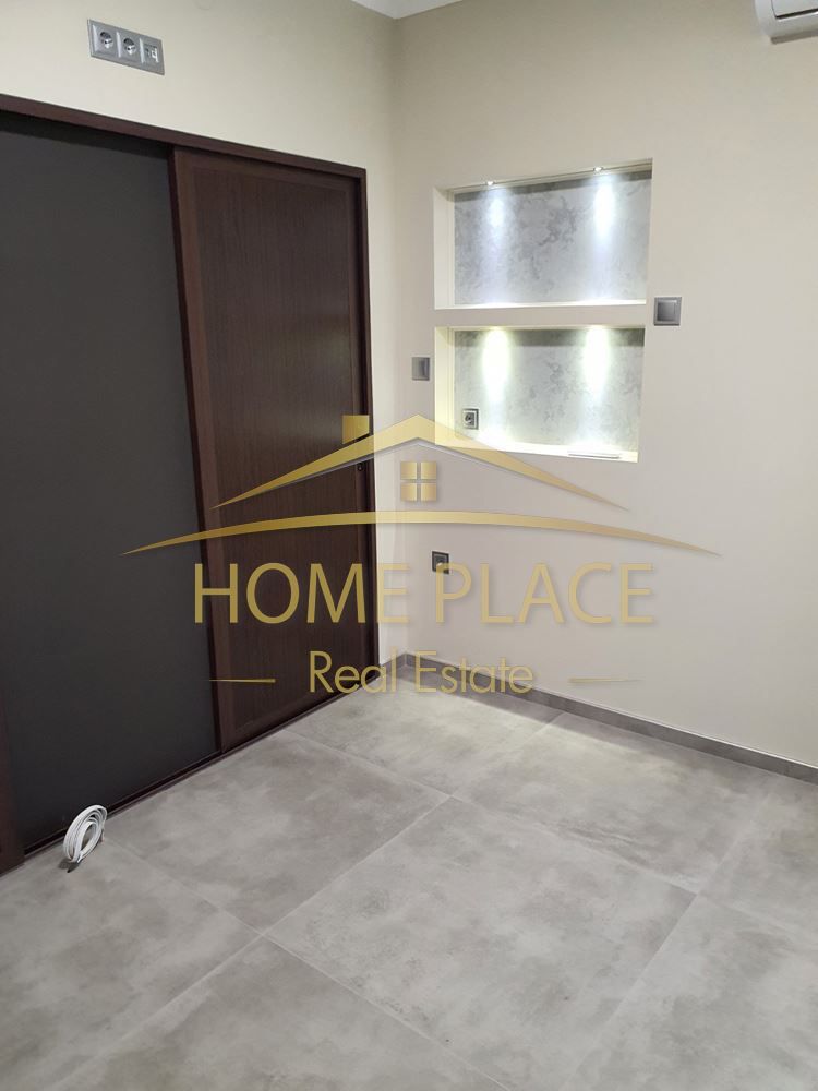 Продава се Тристаен апартамент в Варна, Базар Левски - 70 кв.м за 2272 €/кв.м - Снимка #5