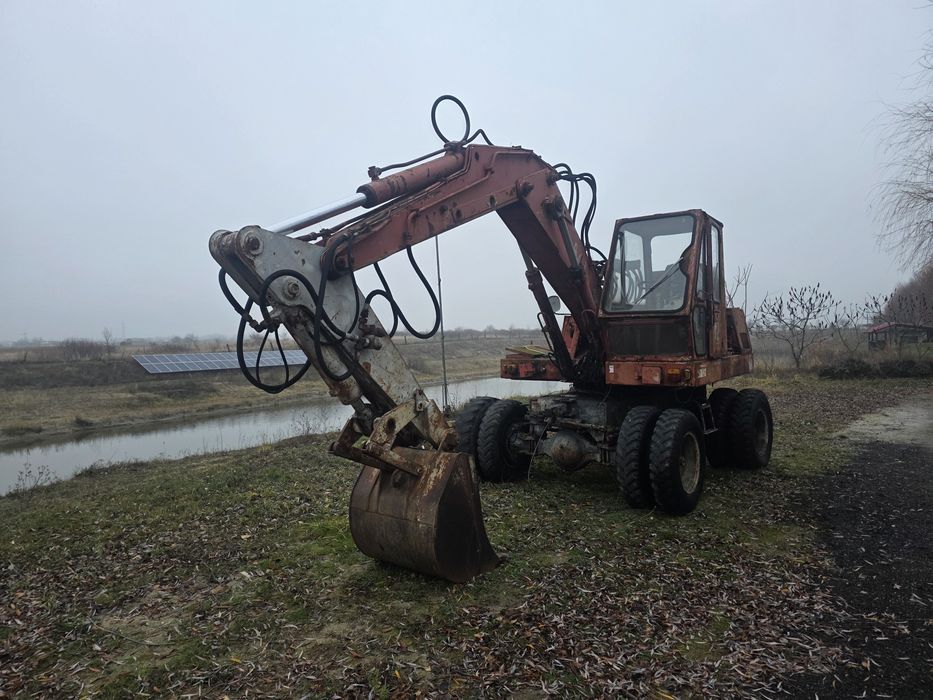 Excavator pe roti O&K