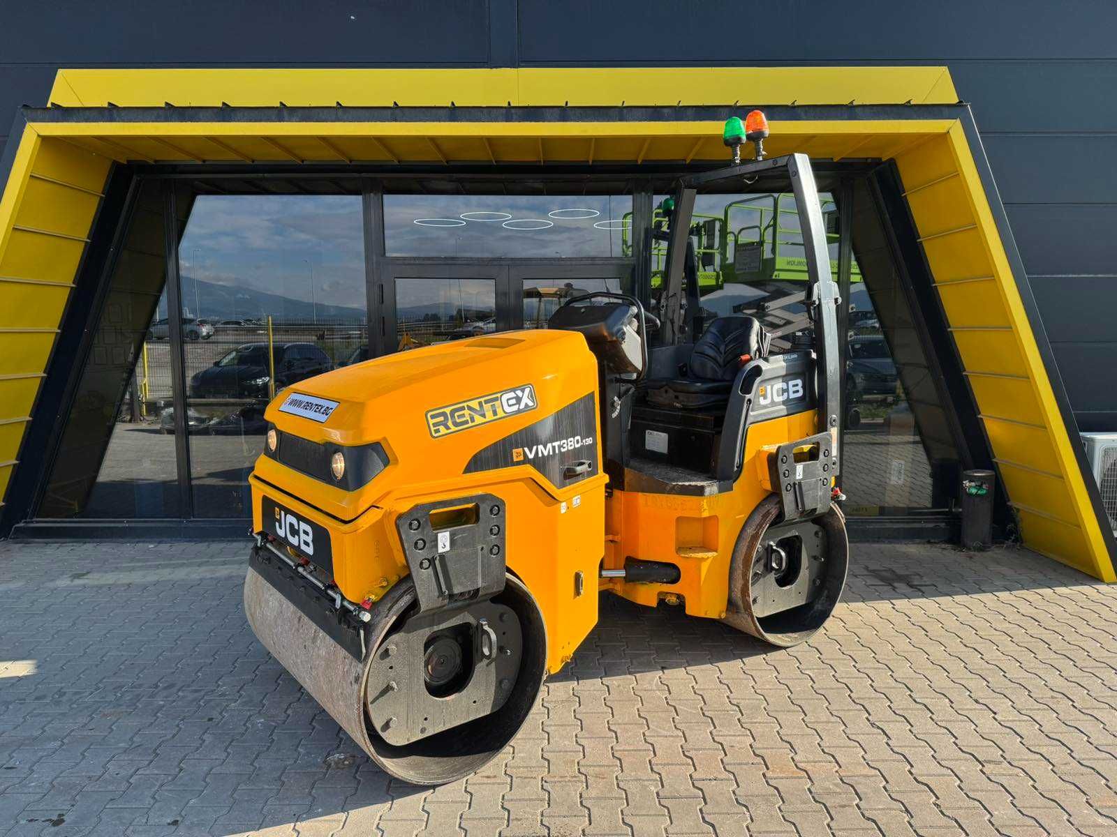 Валяк JCB VMT 380-130
