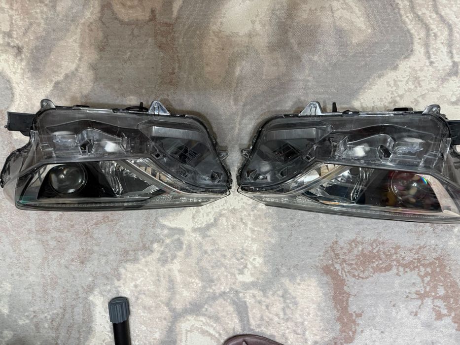 Фары на  тойота рав 4 год выпуска аво 13-19