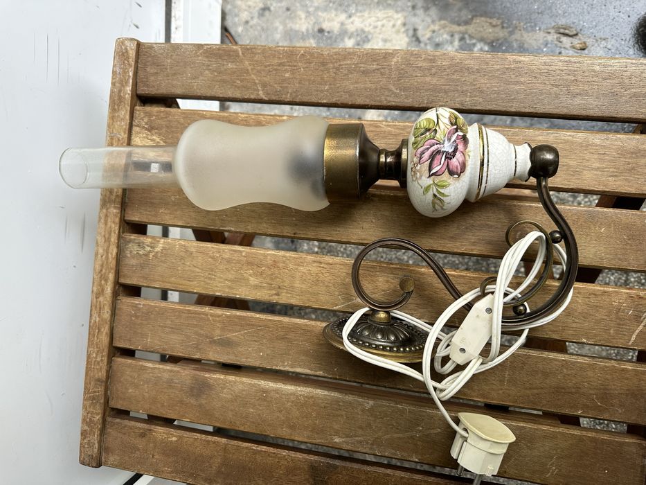 Керамична лампа за стена