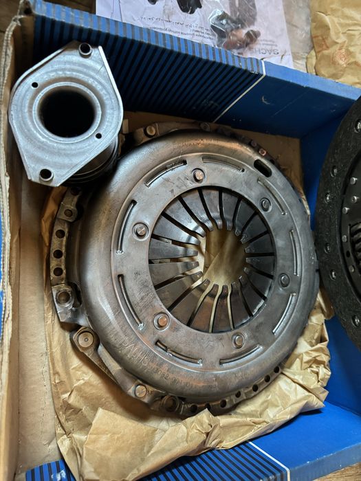 Disc ambreaj pentru audi a4 a5 a6 q5 2.0 diesel