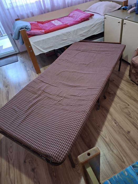 Сгъваемо легло с допълнително към него дунапренов матрак