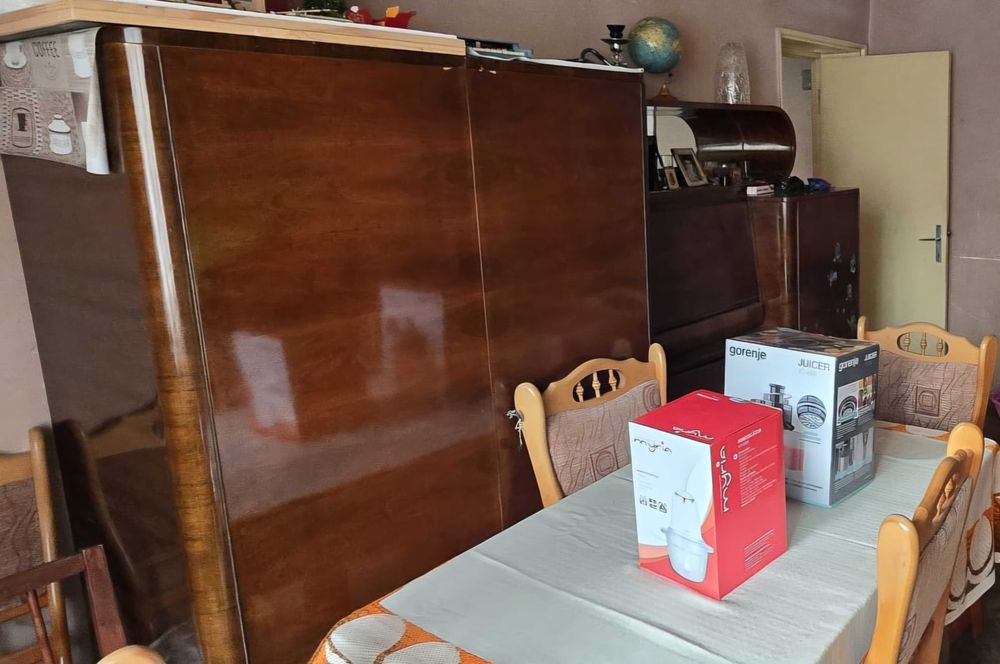 Donez mobila. Dormitor + sufragerie