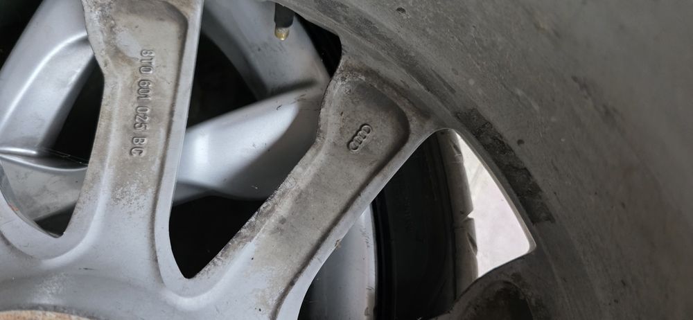 Vind 2 jante originale de audi pe 19 sunt fara cauciucuri la 650 lei a