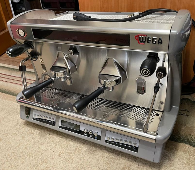 Профессиональная Кофемашина Wega