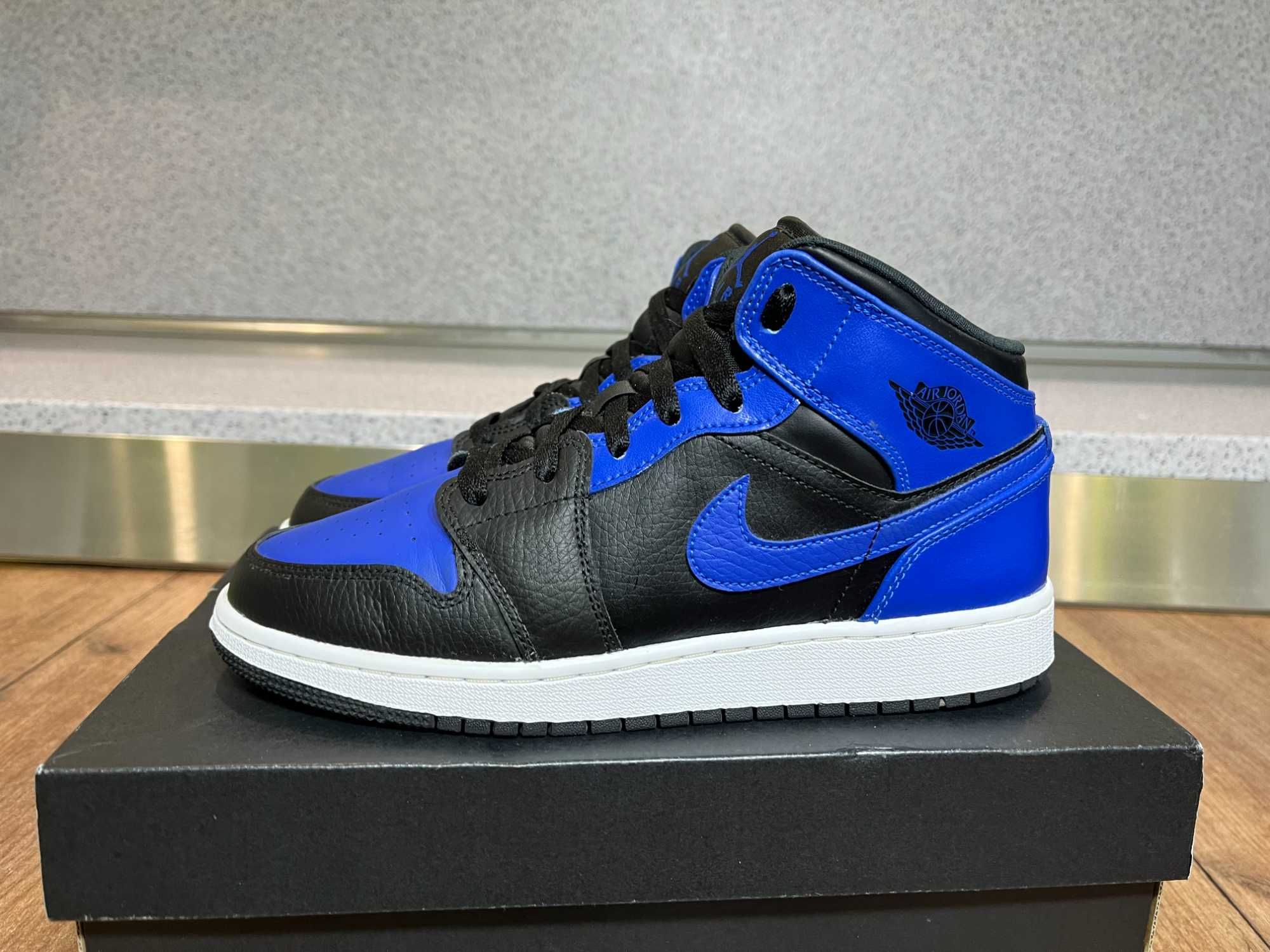 ОРИГИНАЛНИ *** Nike Air Jordan 1 Mid Hyper Royal Blue Black