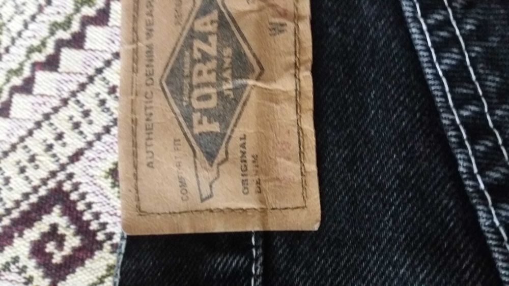 Дънки различни видове и цветове и 1 чифт джинси