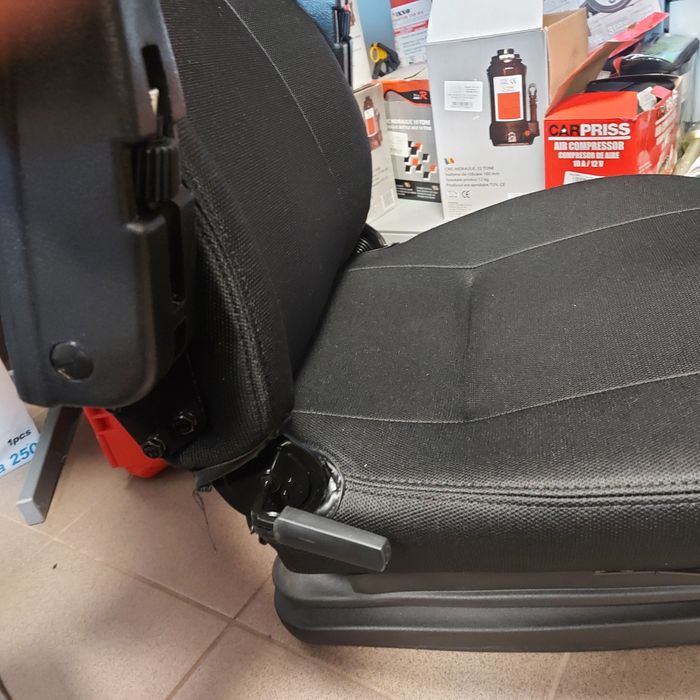 Scaun tractor suspensie mecanica, import Germania