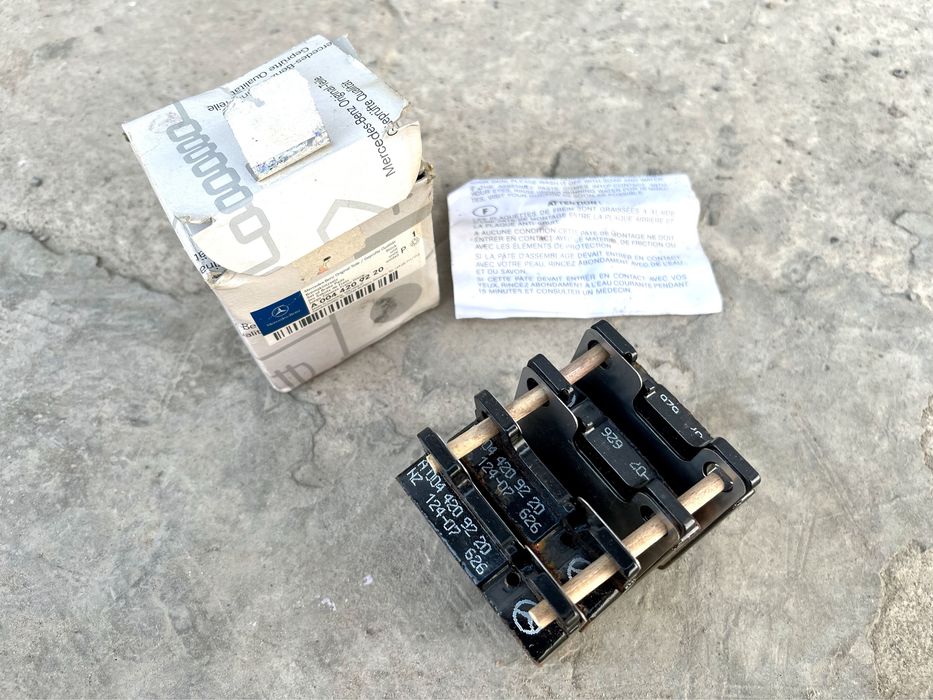 Задние новые оригинальные колодки на Mercedes W210 Мерседес 210