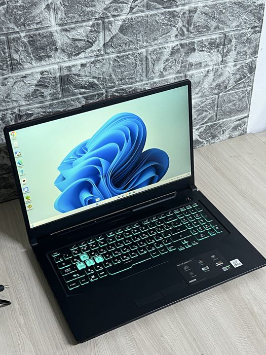 Срочно Продам Ноутбук Игравой Мощный Asus Tuf Gaming F17 i5-10300h 165