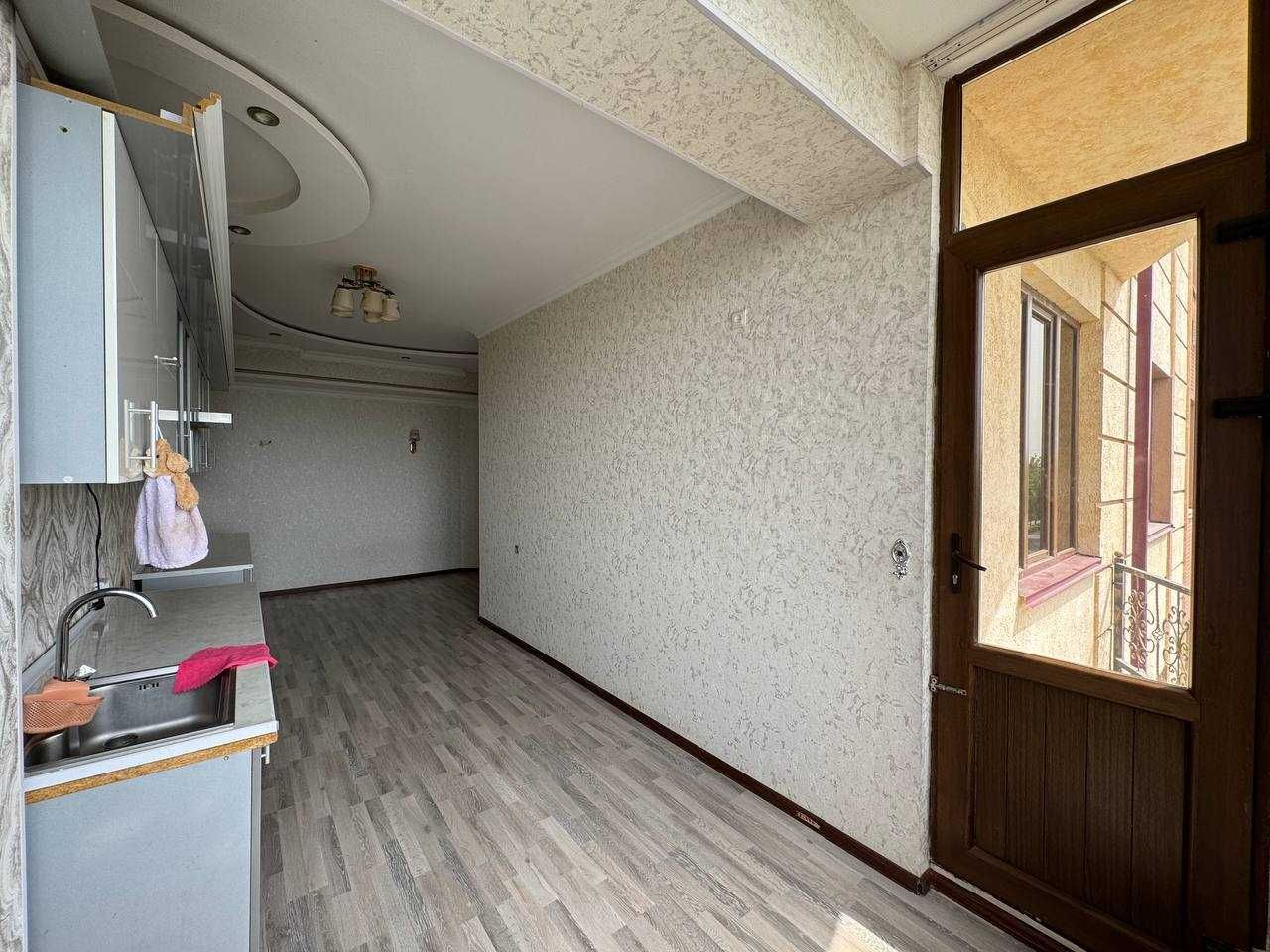 3х комнатная квартира на 4 этаже 125кв/м, в Самарканде