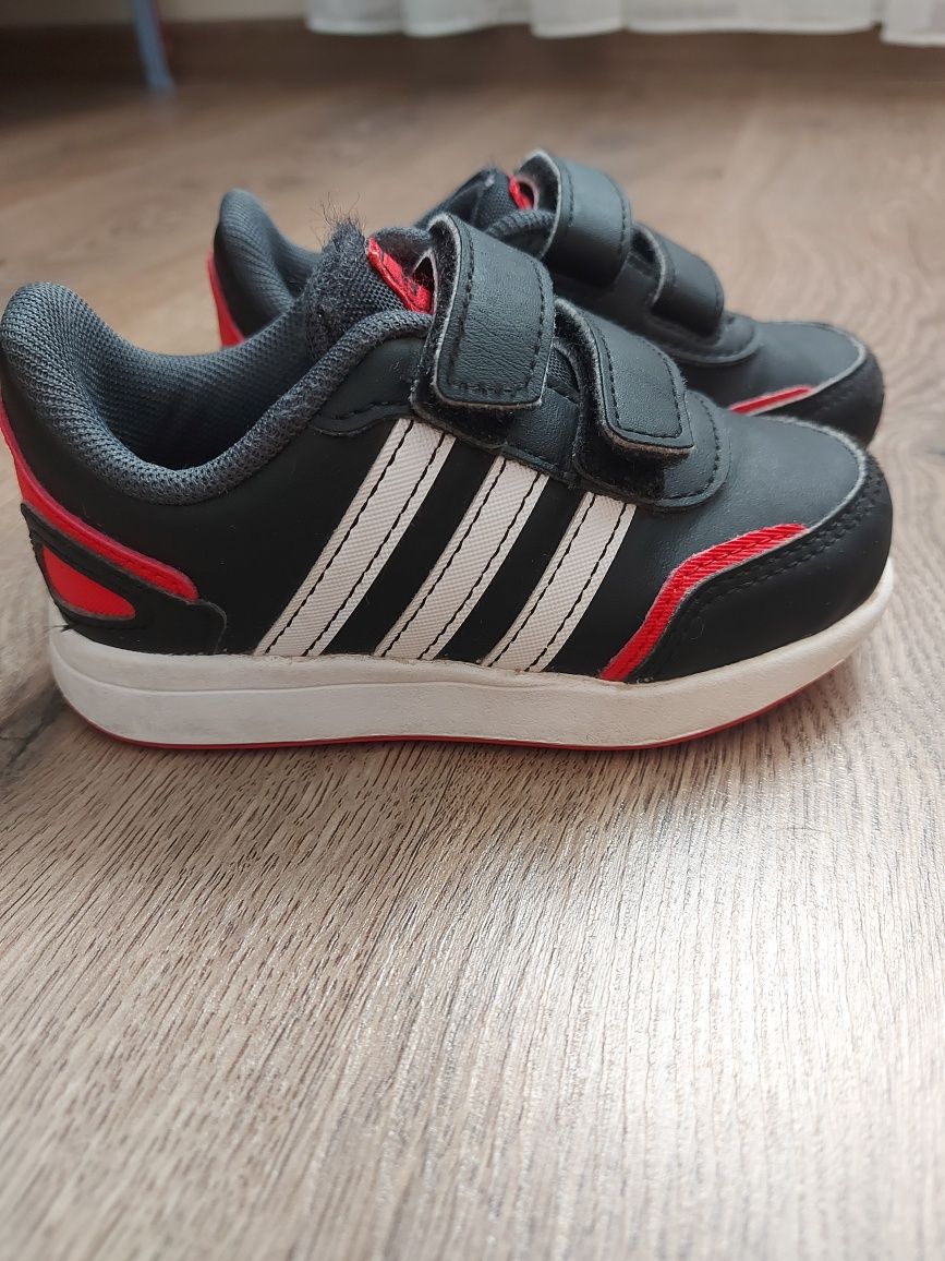 Маратонки adidas