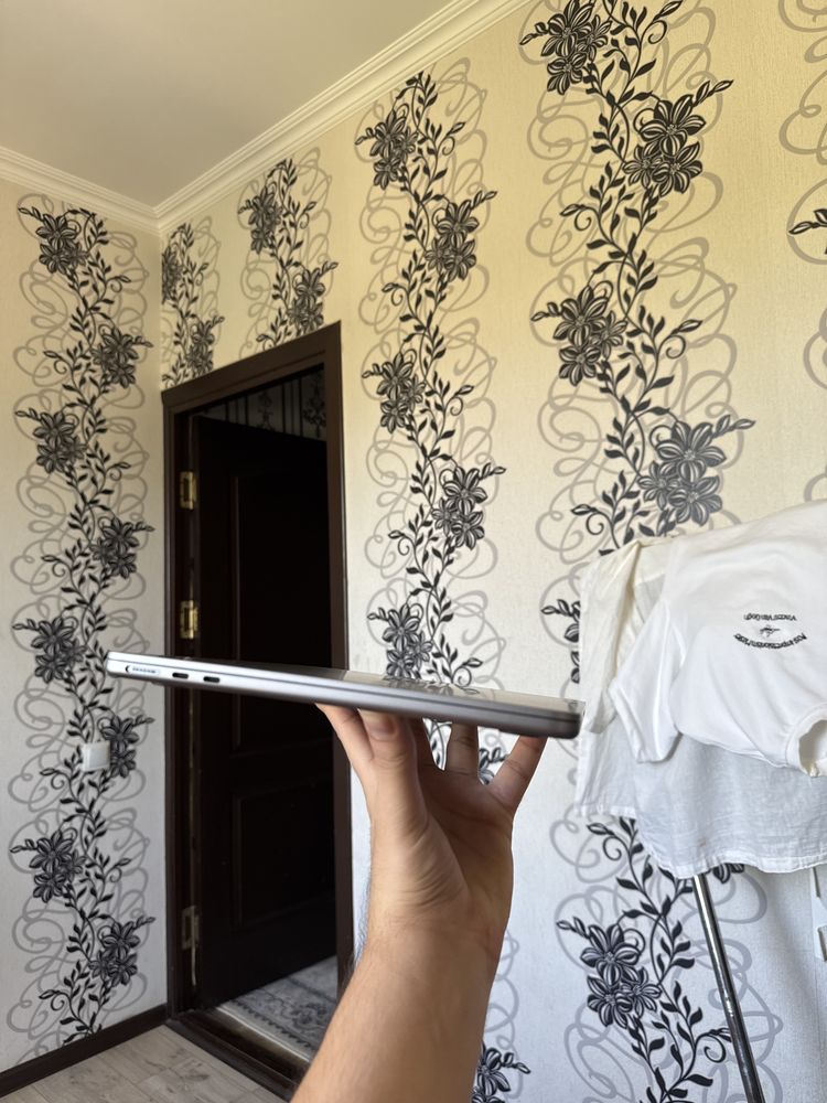 MACBOOK AIR M2 8/256 silver