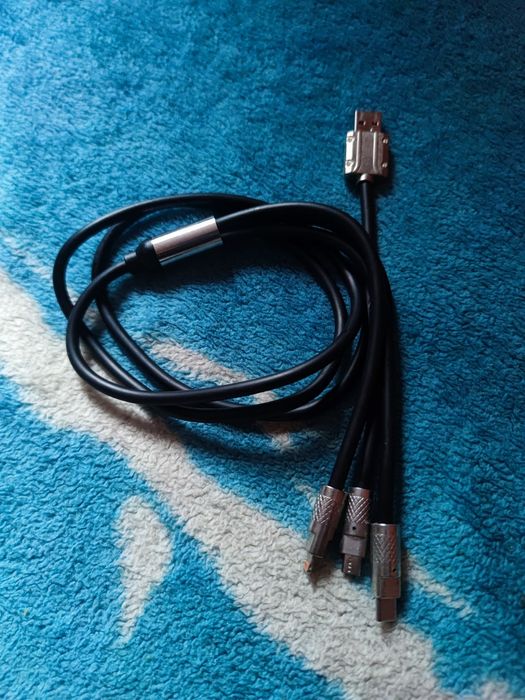 Cablu de încărcare 3 în 1