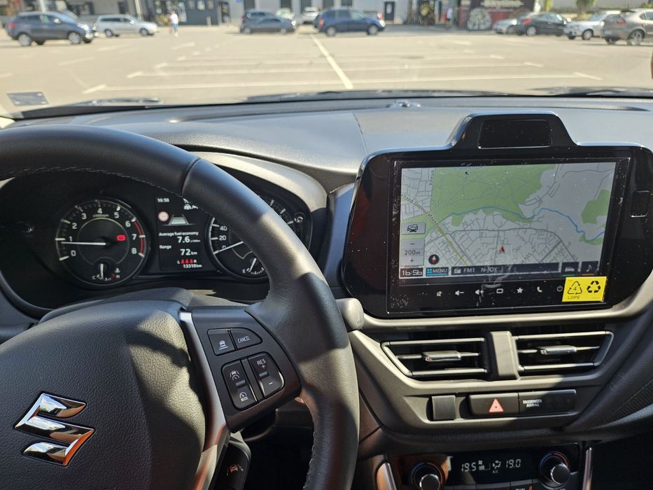 Джип Suzuki  s-cross купен от Suzuki 22000км