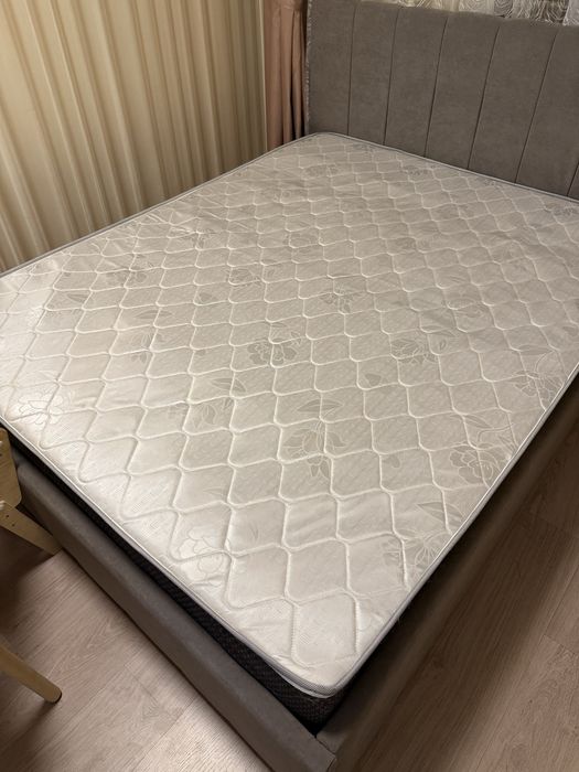 Матрас новый продам