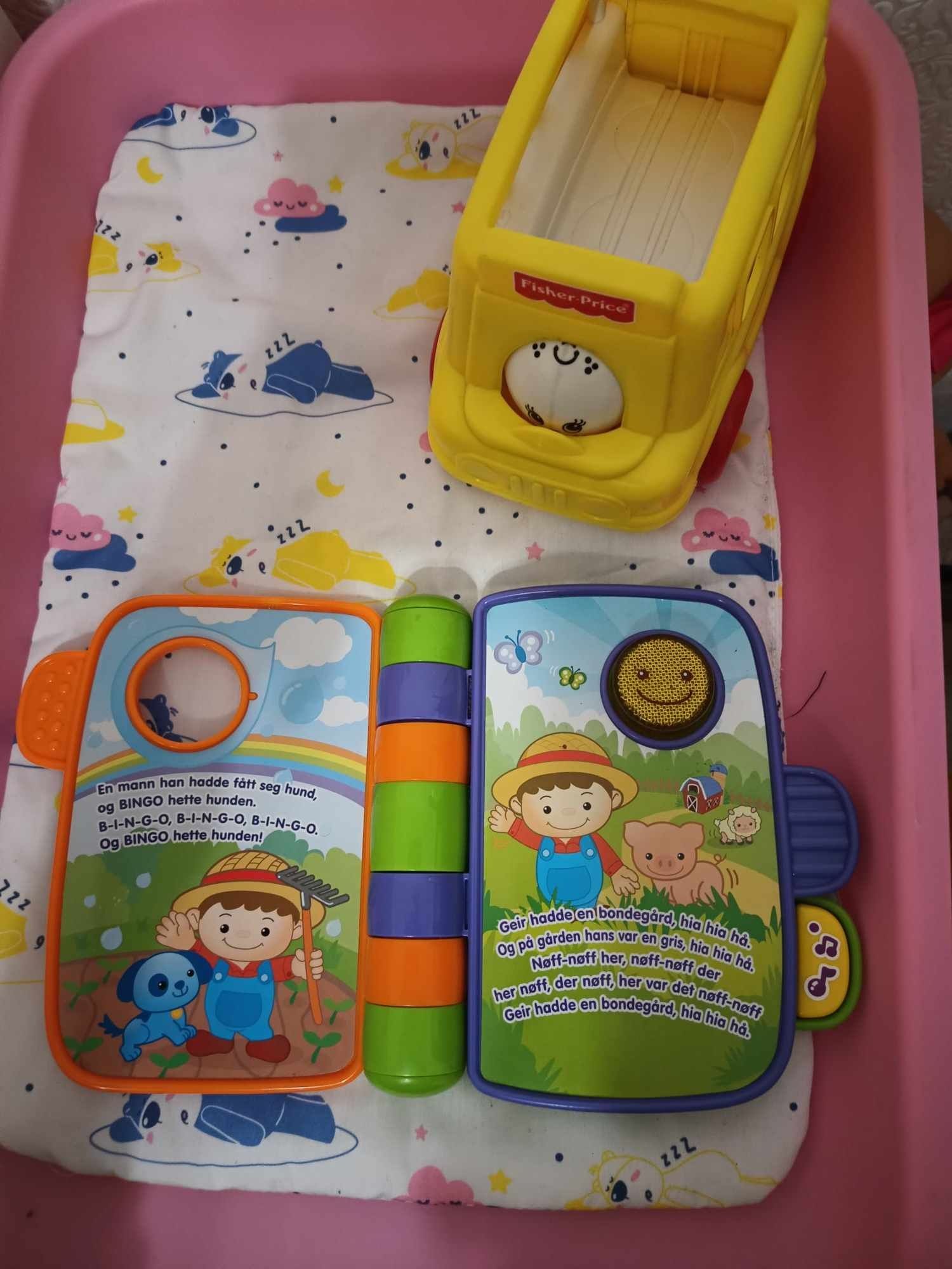 Интерактивна книжка на fisher price + интерактивна книжка на  vtech