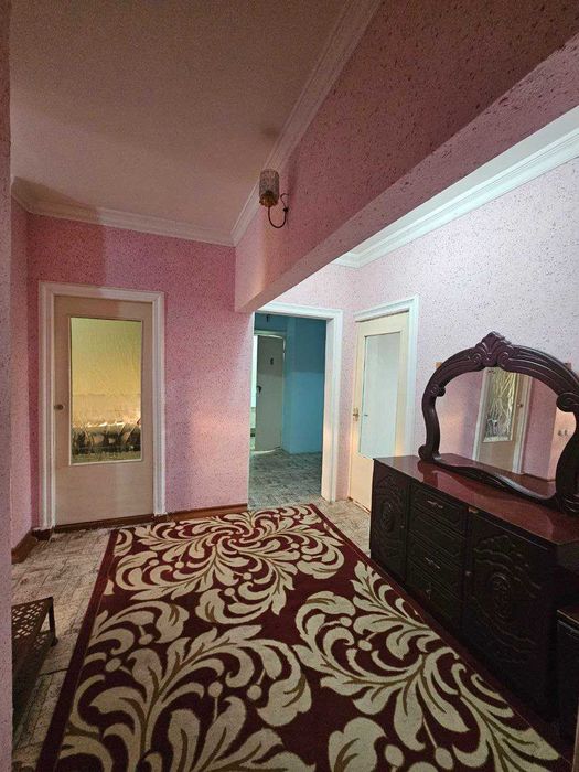 Самарканд шахрида 3 хонали, 4-қаватда жойлашган квартира сотилади