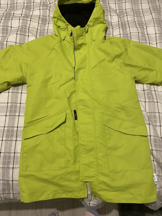 Демисезонная куртка для девочки