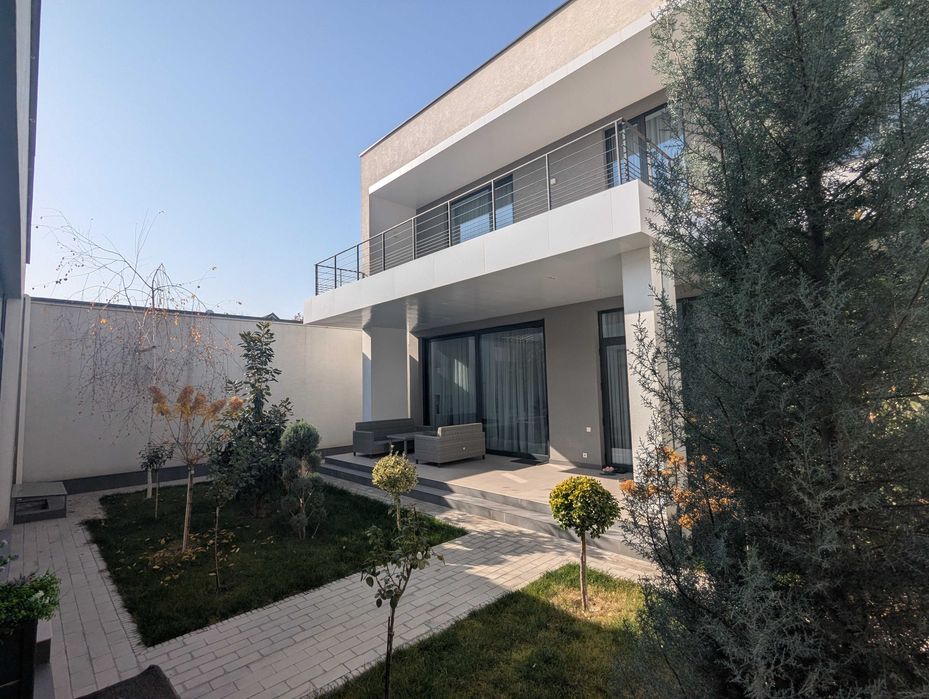 Продается двухэтажный дом в стиле хай-тек, минимализм на Орзу