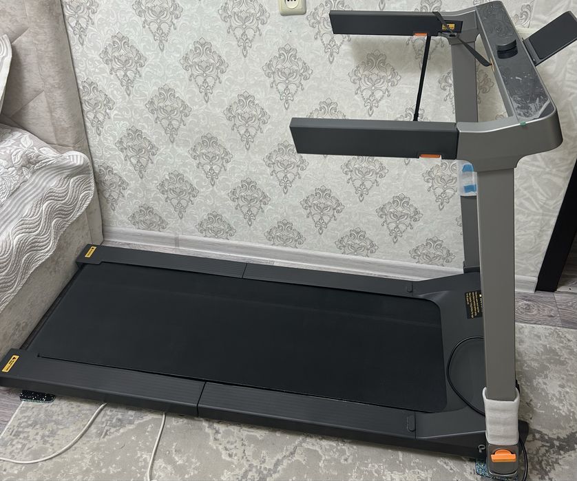 Продам беговую дорожку электрическую  ( складная)